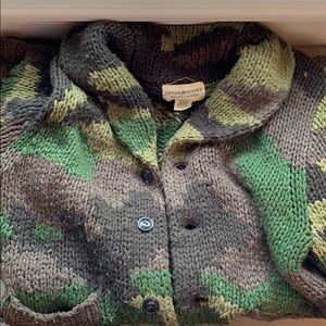 Men’s chunky knit shawl collar camo sweater